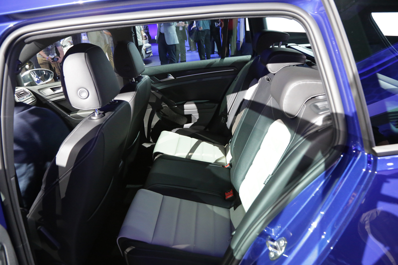 Illustration for article titled The 300 HP VW Golf R SportWagen Is The Ultimate Forbidden Wagonfruit